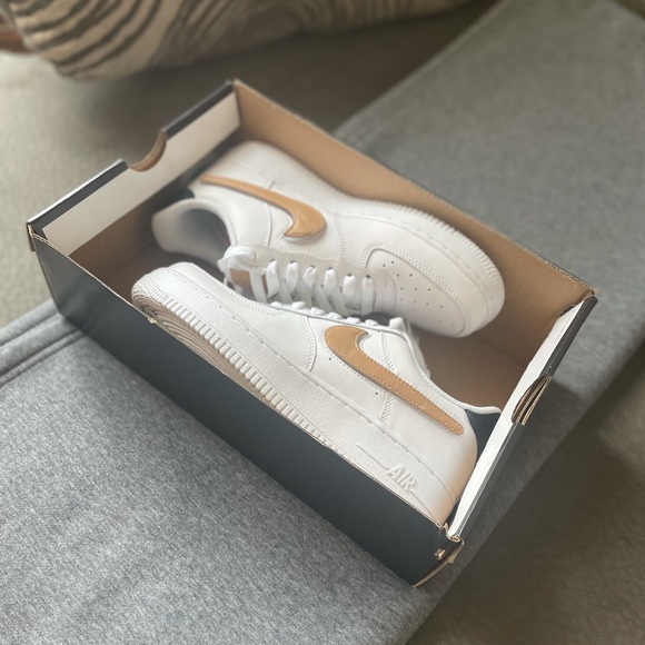 Nike Other - Nike Air Force 1 Low '07 LV8 Men Sz 6 WMNS Sz 7.5